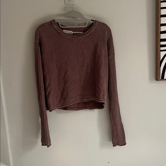 Urban Outfitters Ribbed Sweatshirt - Picture 1 of 3